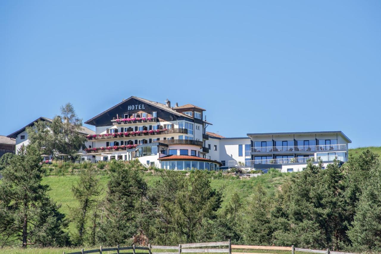 Panoramahotel Obkircher ノーヴァ・ポネンテ エクステリア 写真