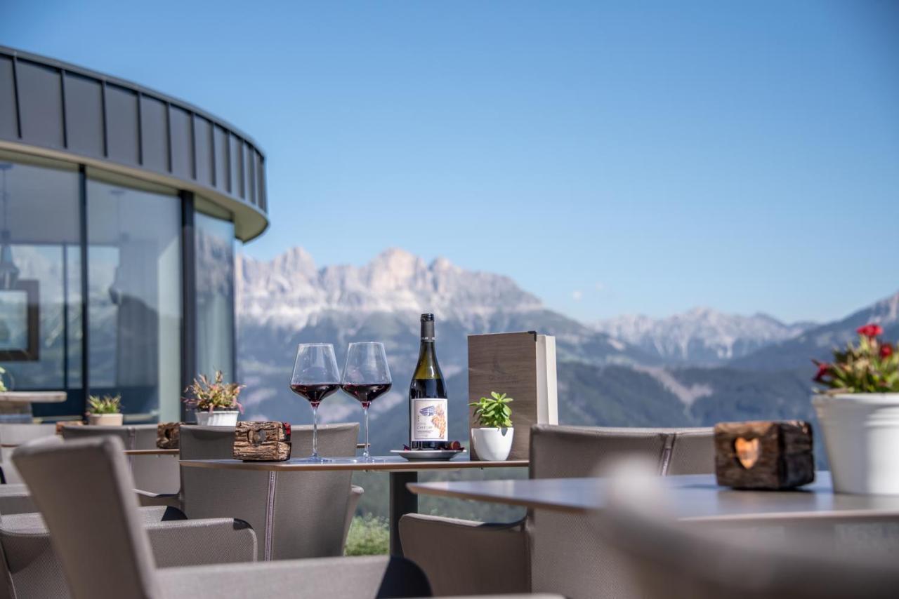Panoramahotel Obkircher ノーヴァ・ポネンテ エクステリア 写真