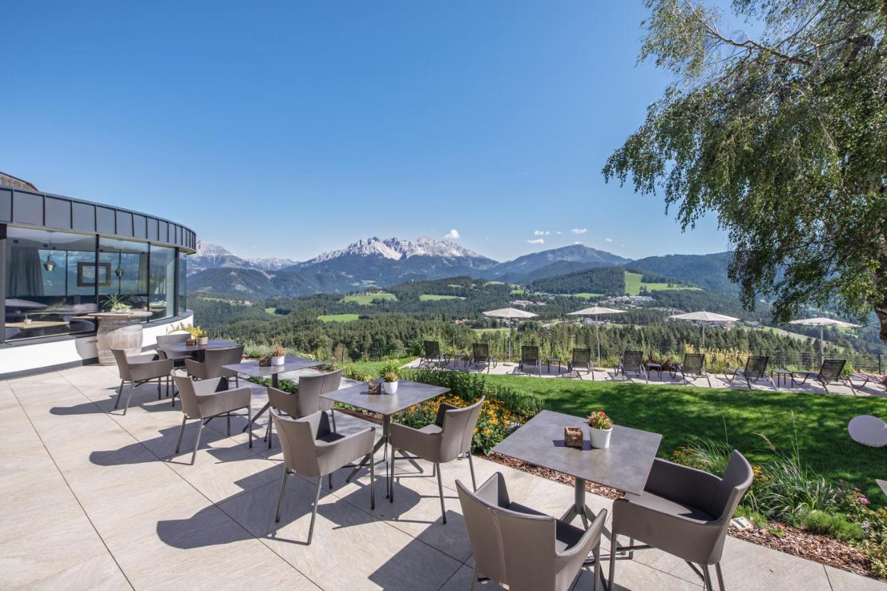 Panoramahotel Obkircher ノーヴァ・ポネンテ エクステリア 写真